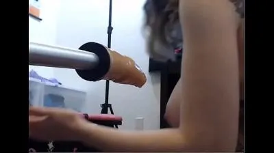 Bambina pompata da una macchina video porno