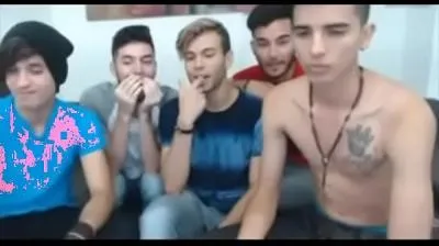 Panoramica del gruppo cam video porno